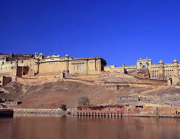 Den historiska Amer Fort i Jaipur